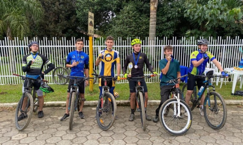 Alunos de Itaiópolis enfrentam percurso de 17 quilômetros em prova de ciclismo