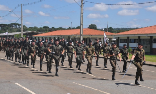 Solenidade marca aniversário de 78 anos do 5º RCC em Rio Negro