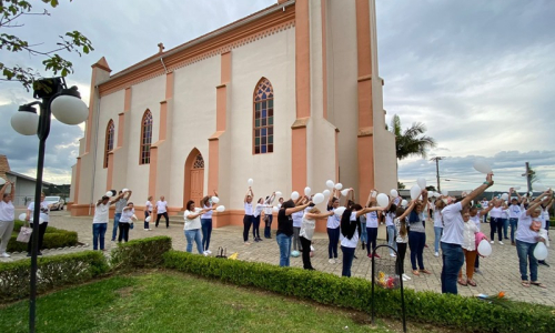 Fiéis realizam caminhada pela paz em Itaiópolis
