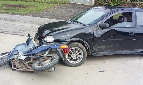 Colisão entre carro e moto deixa homem ferido na SC 114, em Itaiópolis