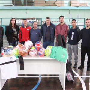 Rio Negro recebe materiais esportivos para preparação de atletas