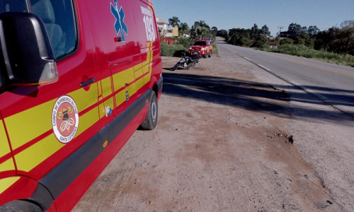 Motorista foge após colisão com moto na BR-280, em Mafra