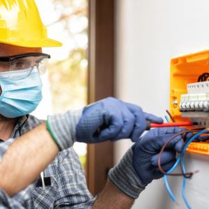 Escola Profissional Canal C abre turma para curso de eletricista residencial