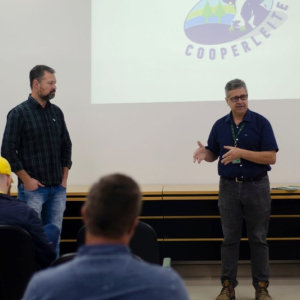 Produtores rurais participam de lançamento do programa Mafra Mais Leite
