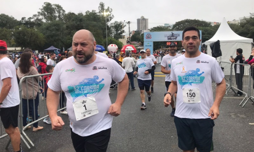 Prefeito Emerson Maas disputa prova principal da Corrida Rústica Wilson Buch