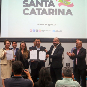 Carlos Moisés anuncia mais de R$ 100 milhões em investimentos para Mafra