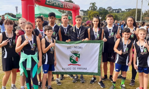 Atletas rionegrenses participam de Circuito Infantil de Corridas de Rua em Curitiba