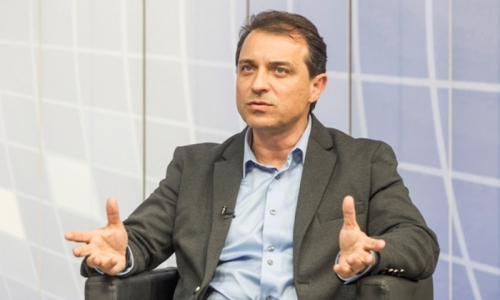As 15 sessões de Carlos Moisés