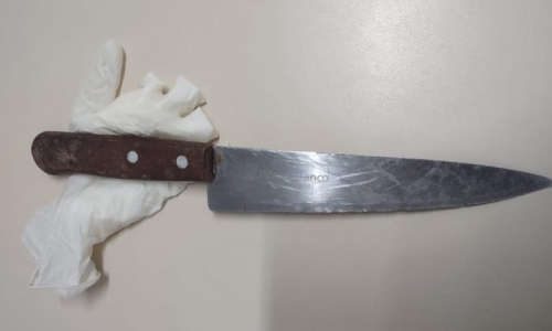 Homem é preso após ameaçar esposa e cunhada com faca em Mafra