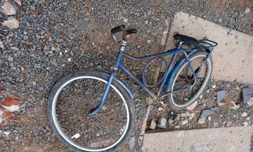 Homem abandona bicicleta enquanto tentava furtar alimentos na Vila Nova