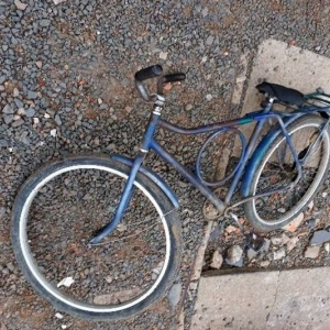 Homem abandona bicicleta enquanto tentava furtar alimentos na Vila Nova