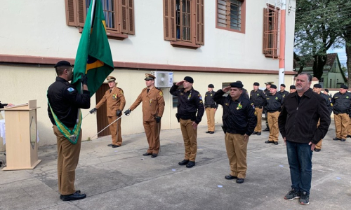 Policiais militares de Rio Negro e região são homenageados na Lapa