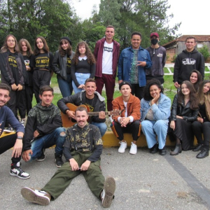Grupo missionário de jovens realiza campanha do agasalho neste sábado