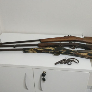 Homem é preso e cinco armas de fogo são apreendidas na Vila Nova