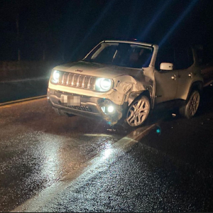 Aquaplanagem faz carro bater em mureta de ponte, na BR-116