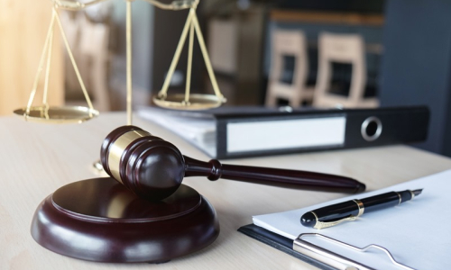 Advogado, agente e essência para manutenção do povo