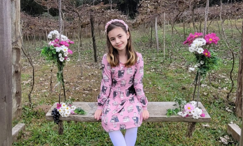 Cantora mirim de Rio Negro lança novo videoclipe