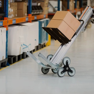 Up Cargo: carrinho com elevação de carga é solução para marceneiros e montadores