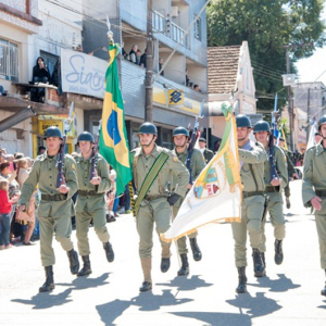 Após dois anos, desfile de Sete de Setembro volta a ser realizado em Riomafra
