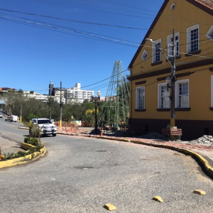 Trânsito no Centro de Rio Negro terá interdição parcial neste domingo