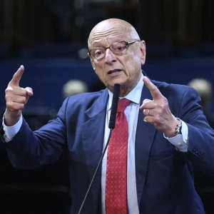 Entrevista: "Vou desenvolver a inteligência de SC para a gestão pública por resultados", afirma Espiridião Amin