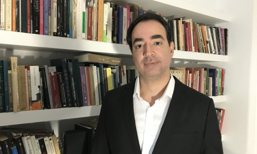 Professor de Ciências Políticas fala sobre gestão Moisés, impeachment e eleições