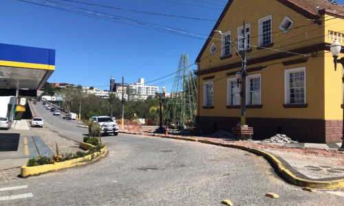 Trânsito no Centro de Rio Negro terá interdição parcial entre sexta e sábado