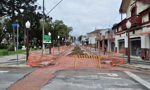 Obras no calçadão de Rio Negro vão gerar mais mobilidade e fortalecimento do comércio