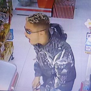 Jovem é preso após assalto à mão armada em supermercado