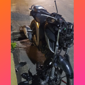 Colisão entre motos deixa duas pessoas gravemente feridas em Mafra