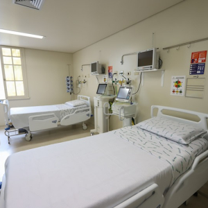 Pela primeira vez, Paraná não tem pacientes internados por covid-19 no SUS