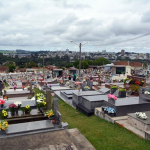 Limpeza de túmulos pode ser feita até segunda-feira no Cemitério de Rio Negro