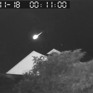 Meteoros são registrados cruzando o céu de Mafra; veja vídeo