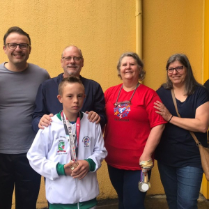 Com três medalhas nas Paralímpiadas Escolares, atleta rionegrense é recebido com festa