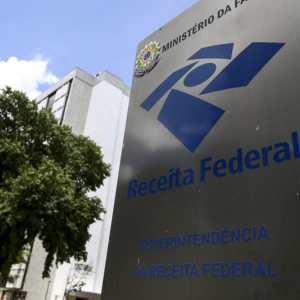 Receita Federal divulga edital de concurso público com salário de até R$ 21 mil