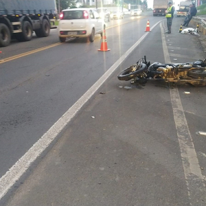 Motociclista morre em colisão frontal com carreta na BR-280