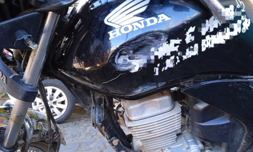 Colisão frontal entre caminhonete e moto deixa dois feridos em Itaiópolis