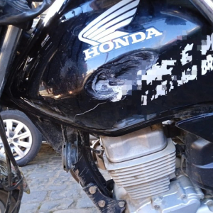 Colisão frontal entre caminhonete e moto deixa dois feridos em Itaiópolis