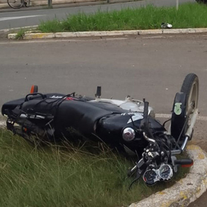 Jovem é socorrido com suspeita de traumatismo craniano após acidente na BR-280