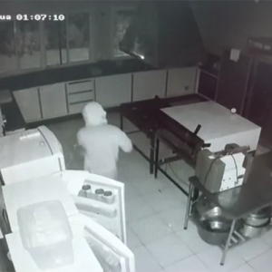 Carne e peixe da merenda escolar são furtadas de creche em Mafra; veja vídeo