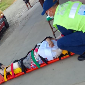 Mulher fica ferida após cair de motocicleta em Mafra