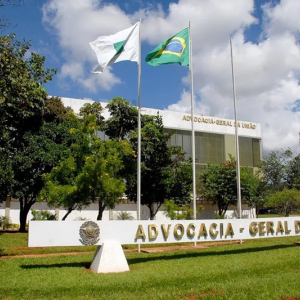 Advocacia-Geral da União lança editais com 300 vagas e salários de R$ 21 mil