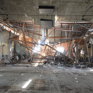 Imagens inéditas mostram interior do Clube Vila Nova após desabamento do telhado; veja