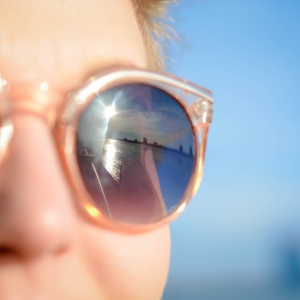 Redobre os cuidados com a saúde dos olhos no verão
