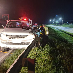 Homem morre atropelado pelo próprio veículo na BR-116, em Mafra
