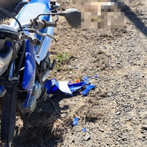 Motociclista fica ferido após atropelar cachorro em São Lourenço