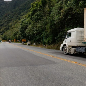 Rodovias catarinenses terão trânsito restrito para veículos pesados; veja trechos e horários