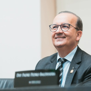 Governador de SC suspende trabalho remoto para servidores estaduais