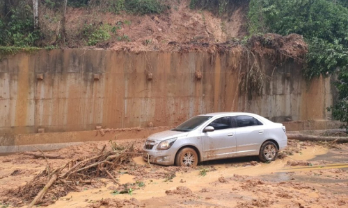 Novos deslizamentos de terra interditam BR-280 na Serra de Corupá