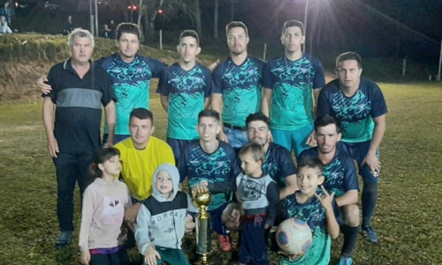 Torneio de futebol suíço movimenta o interior da Lapa